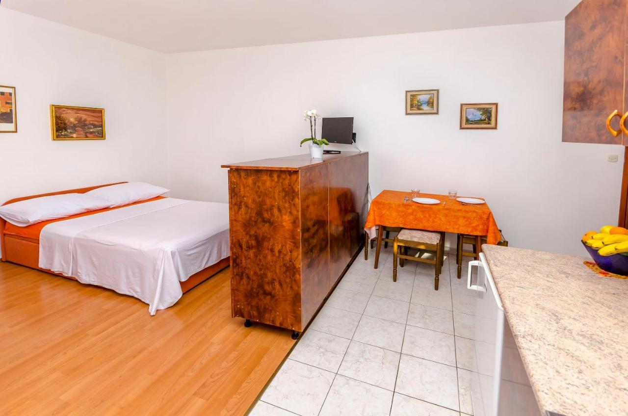 Apartments Tomislav Trogir Bagian luar foto