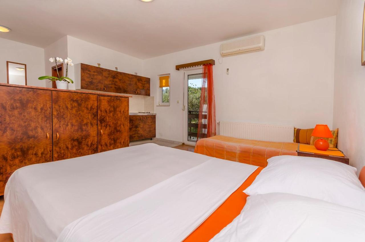 Apartments Tomislav Trogir Bagian luar foto